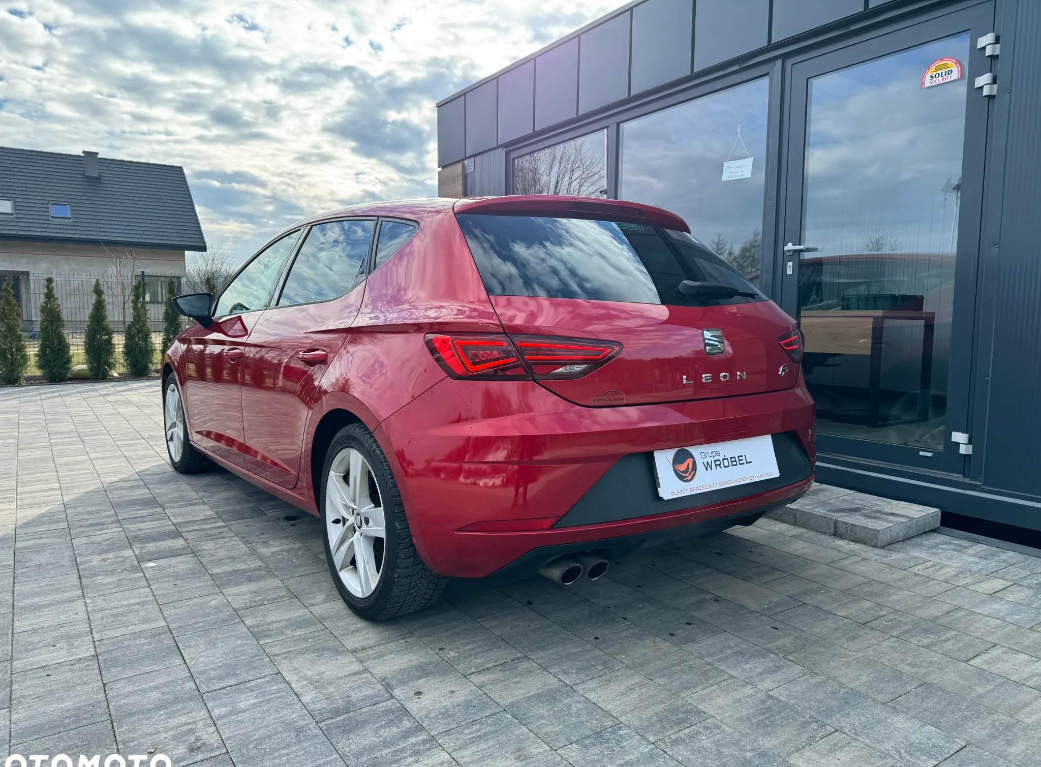 Seat Leon cena 54900 przebieg: 150600, rok produkcji 2018 z Miastko małe 232
